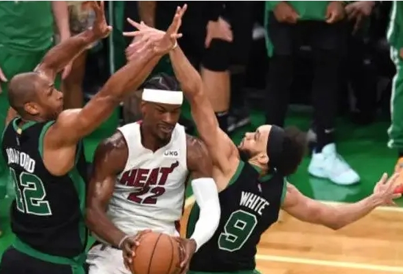 梦幻对决！迈阿密热火VS波士顿凯尔特人，NBA超级大战点燃全球篮球狂热