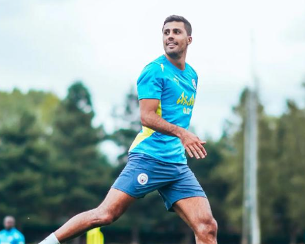 蓝月狂飙:曼城欧冠赛场的征服者诗篇